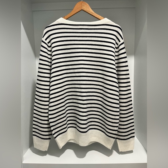 J Crew Midweight cashmere boatneck sweater in snow navy stripe Large NEW mended - Picture 7 of 12